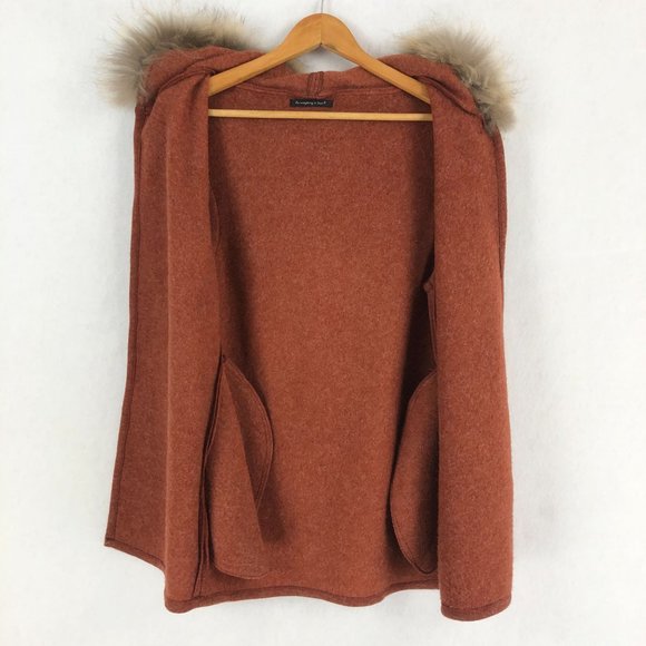 Do Everything In Love Women's One Size Rust Brown Raccoon Fur Trim Knit Vest - Picture 6 of 8
